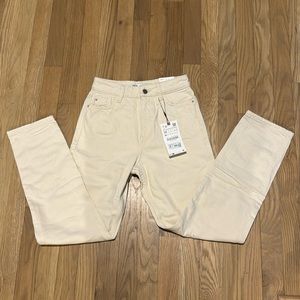 NWT Zara Mom Fit Jeans Cream Size 0